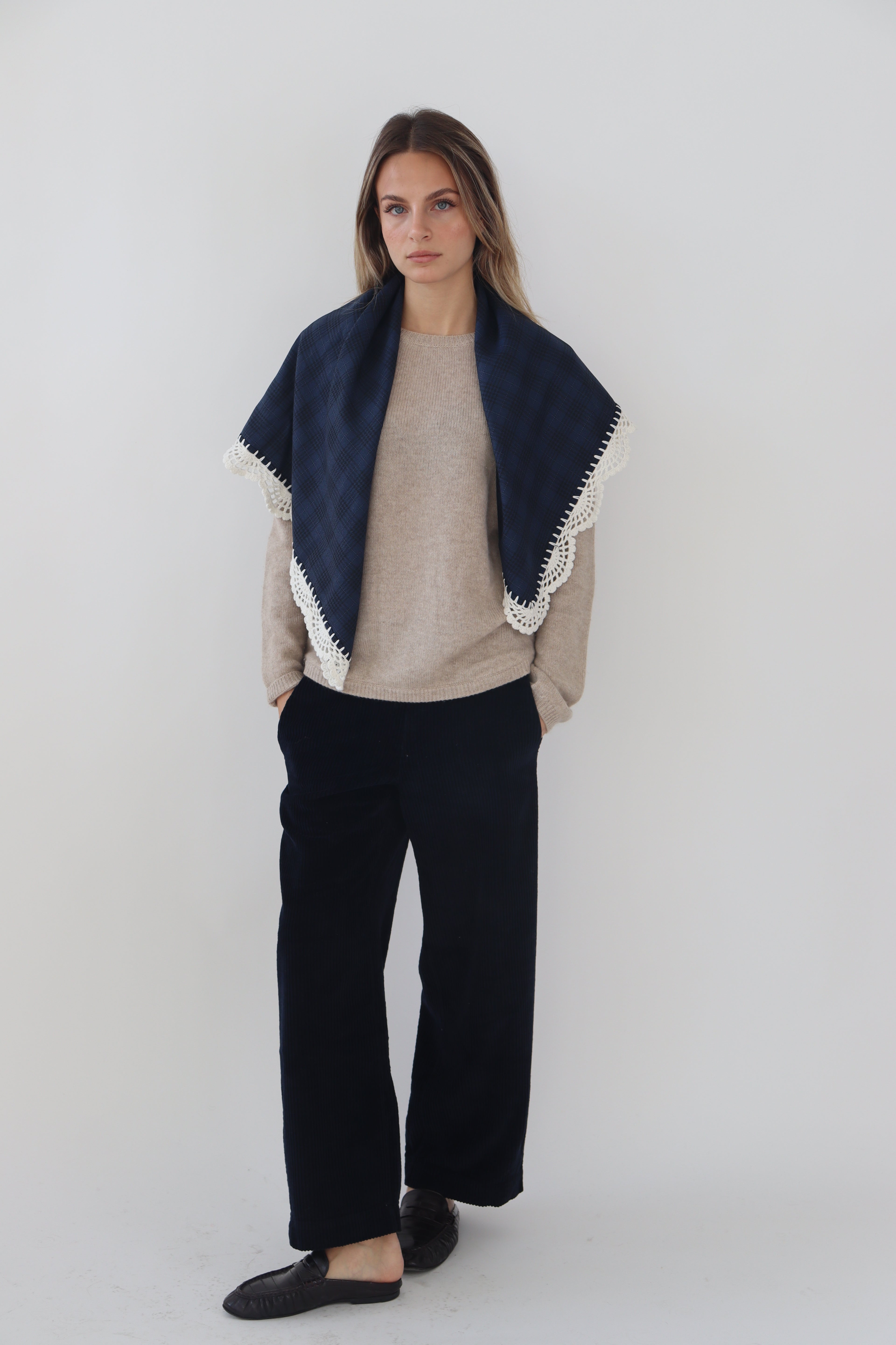 Ékose in Dark Blue