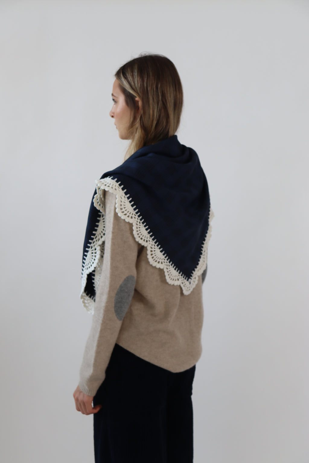 Ékose in Dark Blue